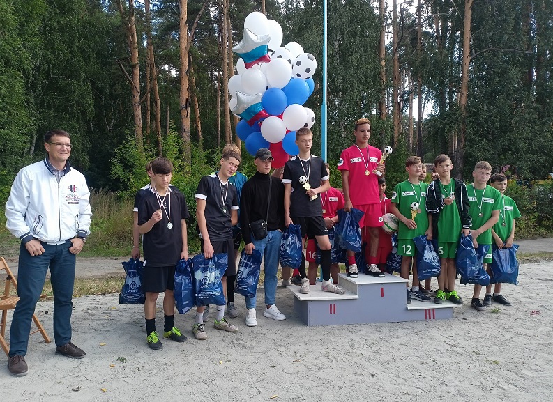 futbolnyj_turnir_dlya_vospitannikov_detskih_domov_v_ekaterinburge.jpg (272 KB)