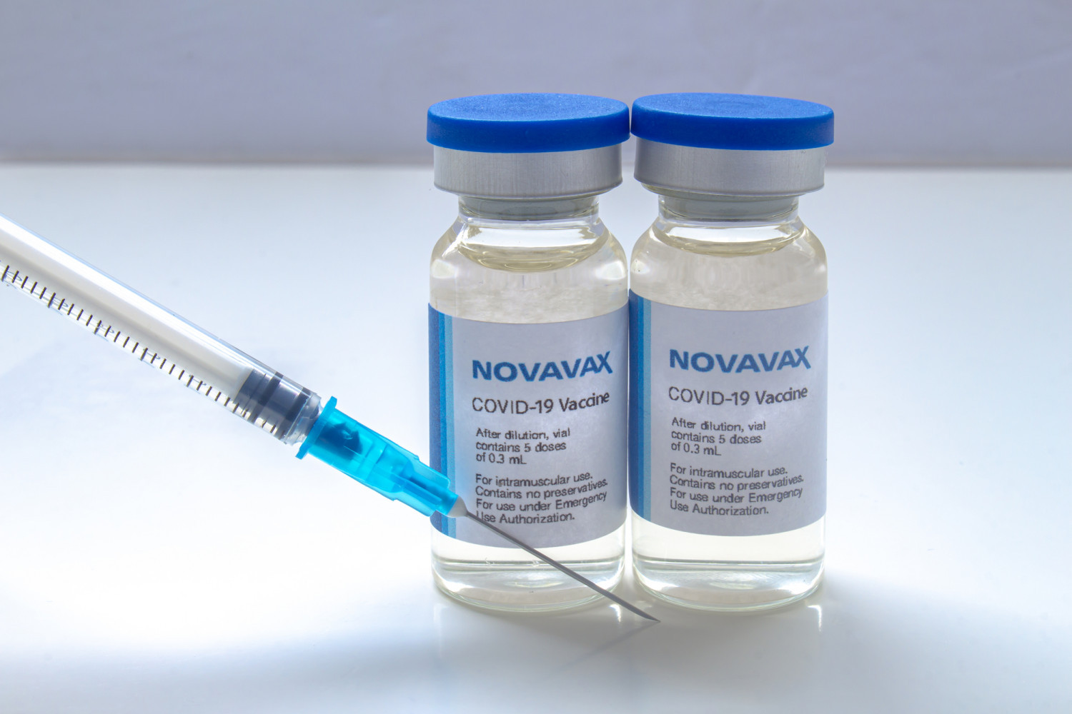 Вакцина настоящая. Новавакс вакцина. Vaccine Covid-19. Баночка вакцины. Novavax вакцина от Covid-19 чьё производство.