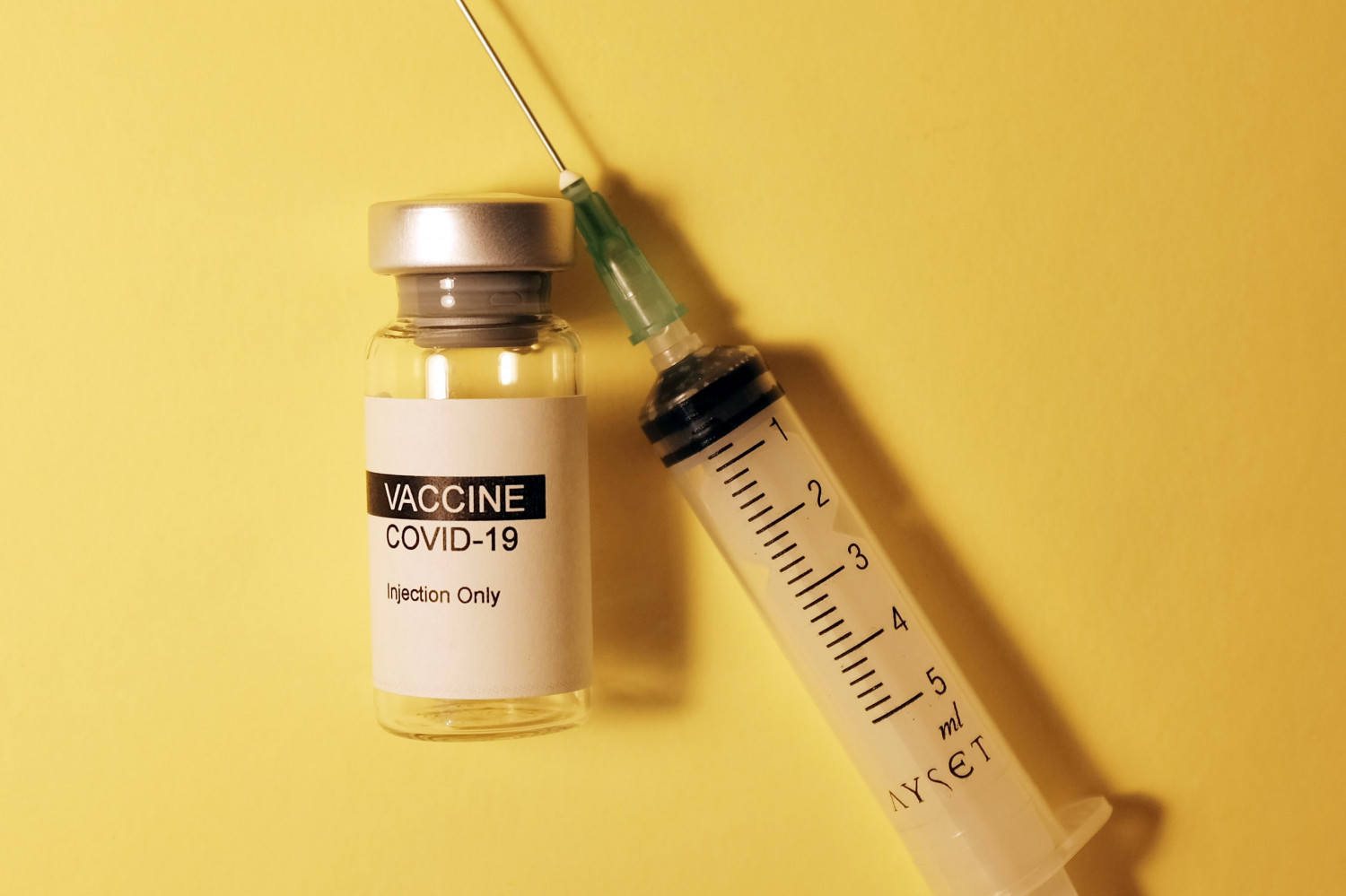 Минздрав включил четыре вакцины в новую версию рекомендаций по .