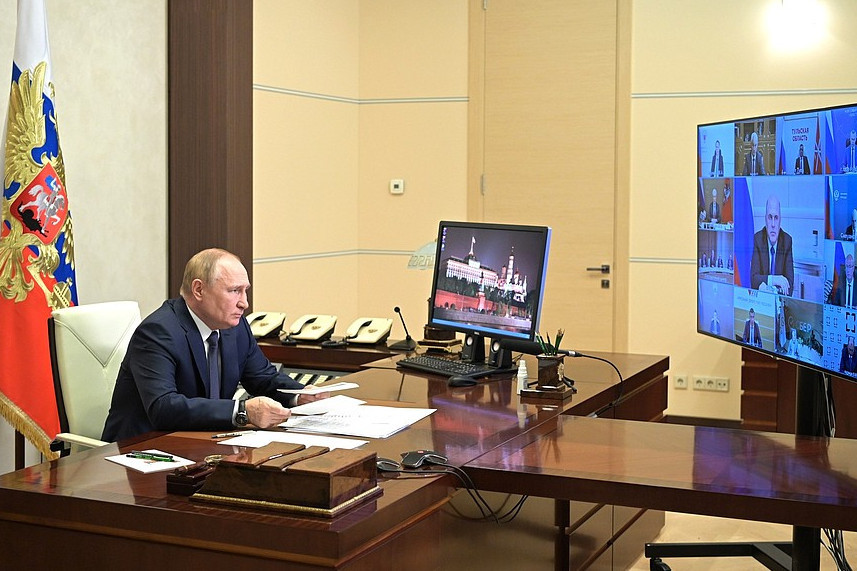 Путин поручил согласовать за две недели эксперимент по онлайн-продаже рецептурных лекарств