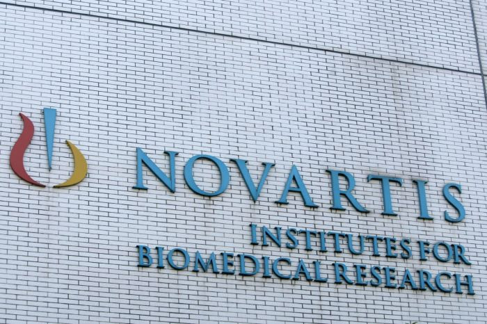 Швейцарский регулятор проверит Novartis на использование «блокирующего патента»