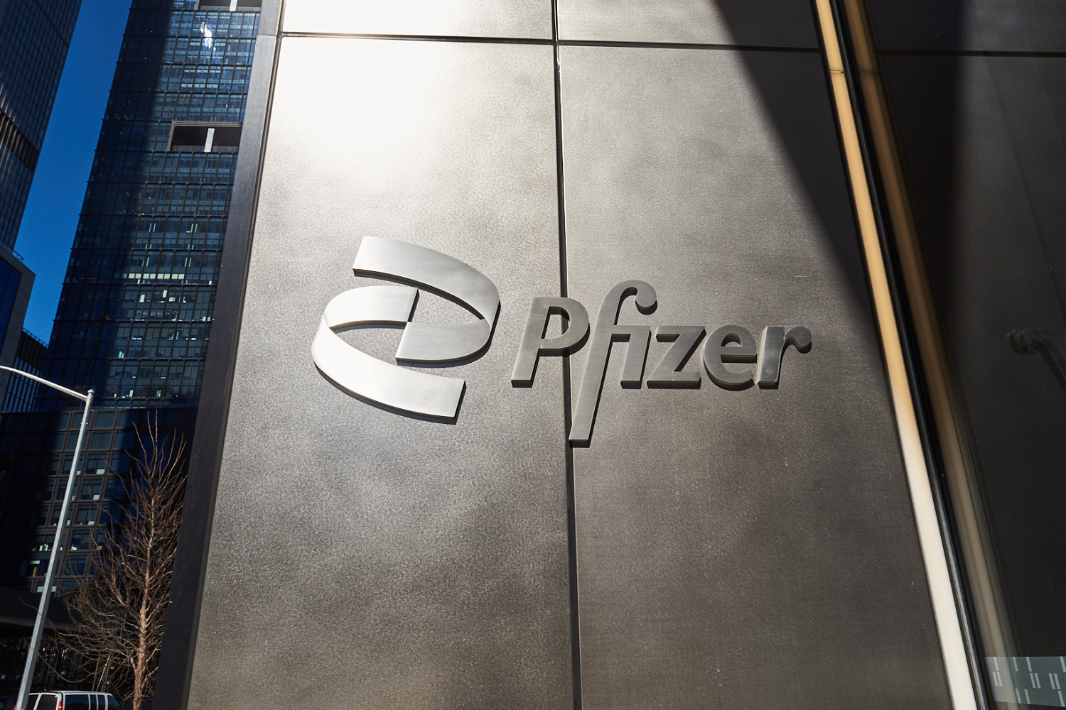 Препарат Pfizer показал эффективность против наиболее распространенного типа лимфомы