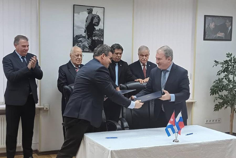Компании из России и Кубы подписали пять соглашений в сфере биотехнологий