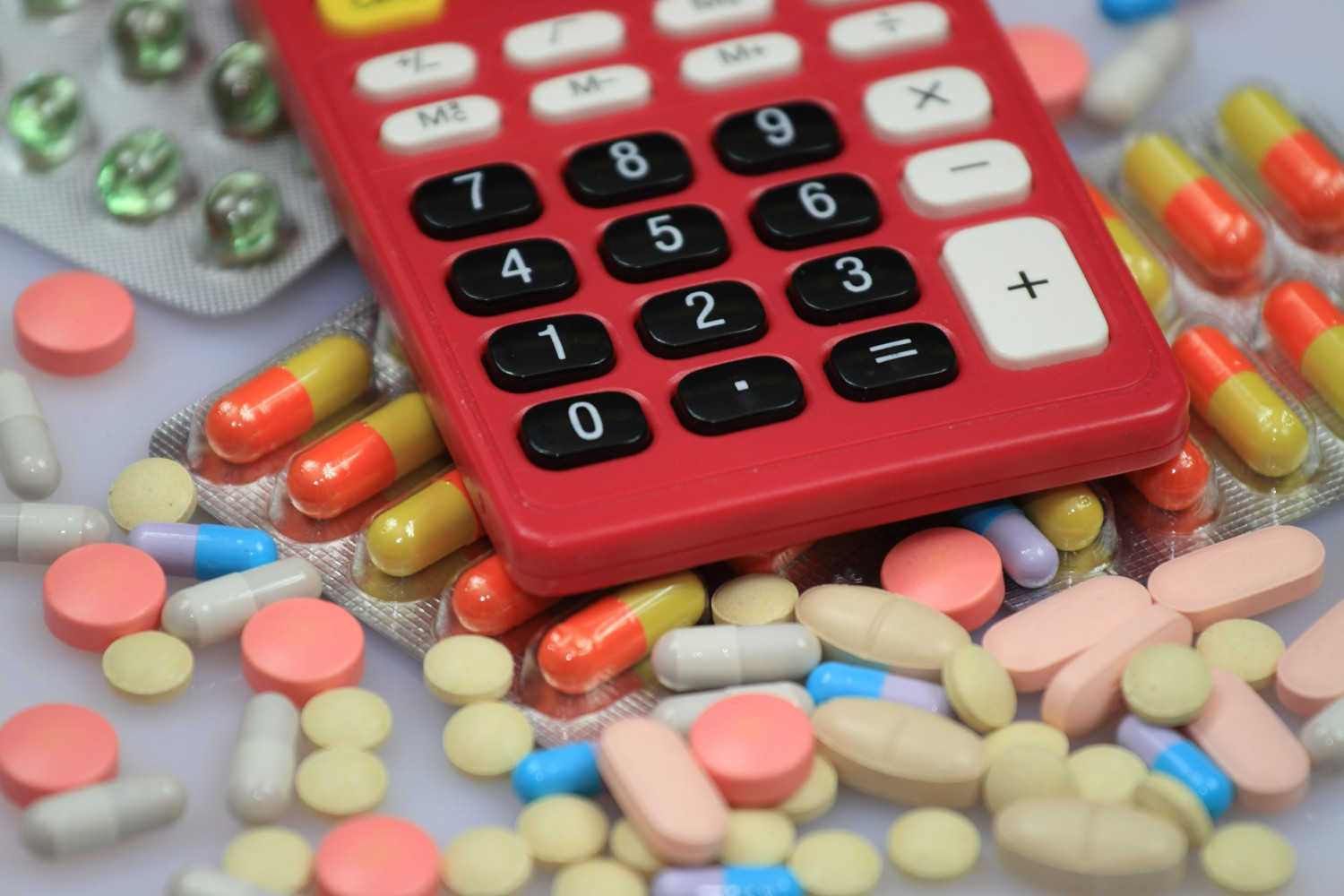 Правительство увеличило на 83,5 руб. норматив на лекарства и медизделия для льготников