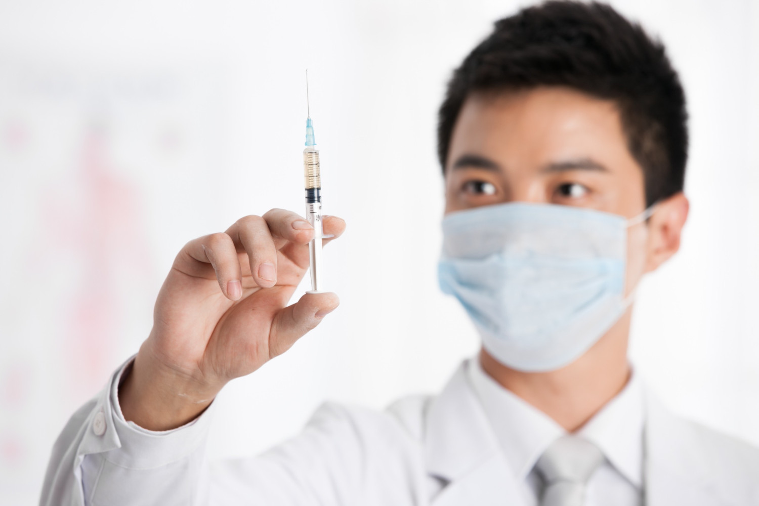 РФПИ планирует выпускать в Китае вакцины Центра им. Гамалеи