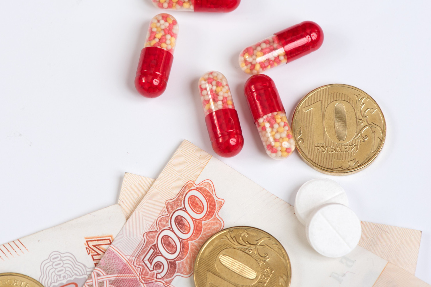 Правительство изменило правила повышения предельных цен на лекарства при риске дефектуры