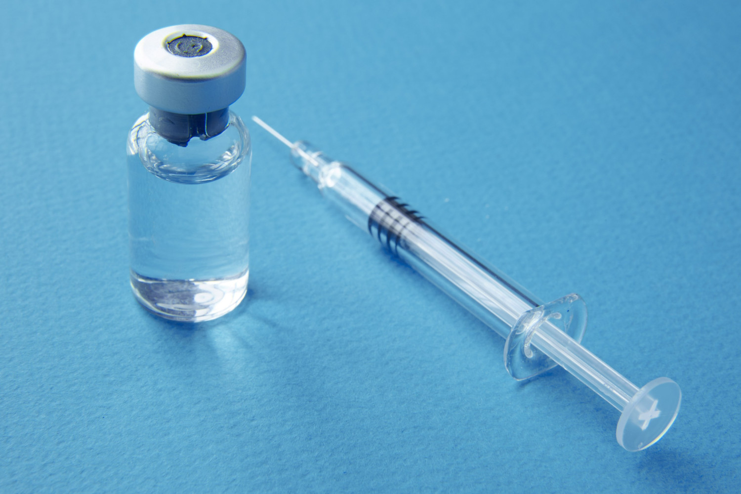 Минздрав перерегистрировал предельную отпускную цену на вакцину «Пентаксим»