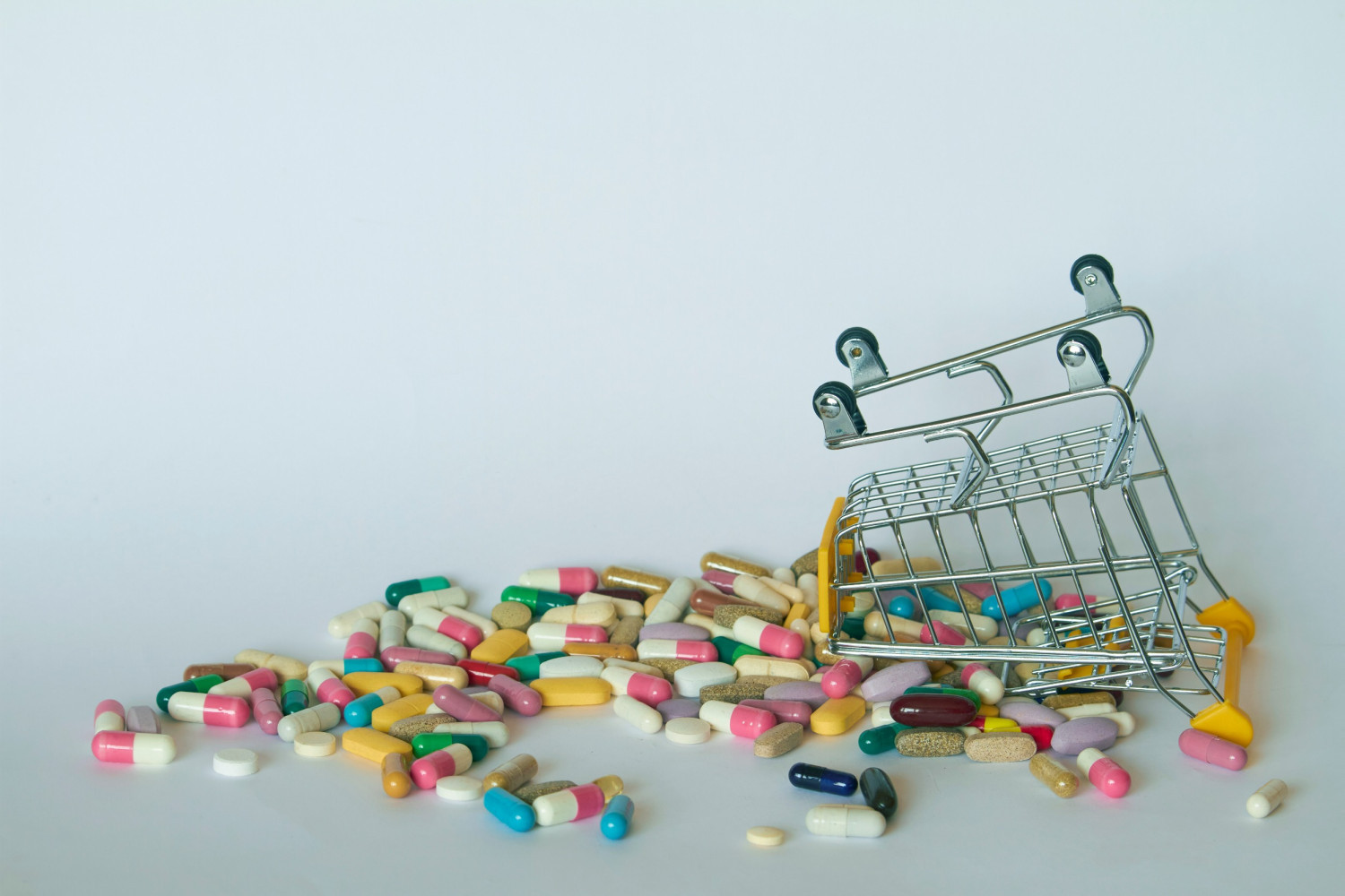 Росстат сообщил о росте цен на лекарства из Перечня ЖНВЛП на 1% в июне