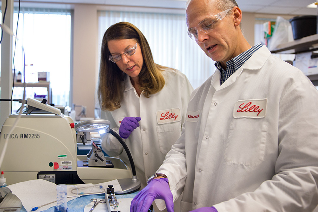Британский регулятор одобрил препарат Eli Lilly от болезни Альцгеймера