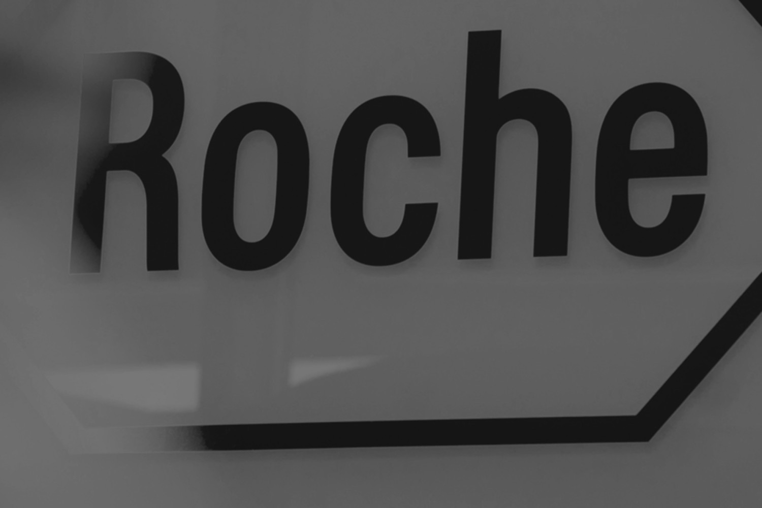 Roche изменила протокол исследований препарата от Альцгеймера из-за смерти участника