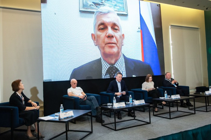 Александр Петров считает необходимым участие Почты России в доставке препаратов