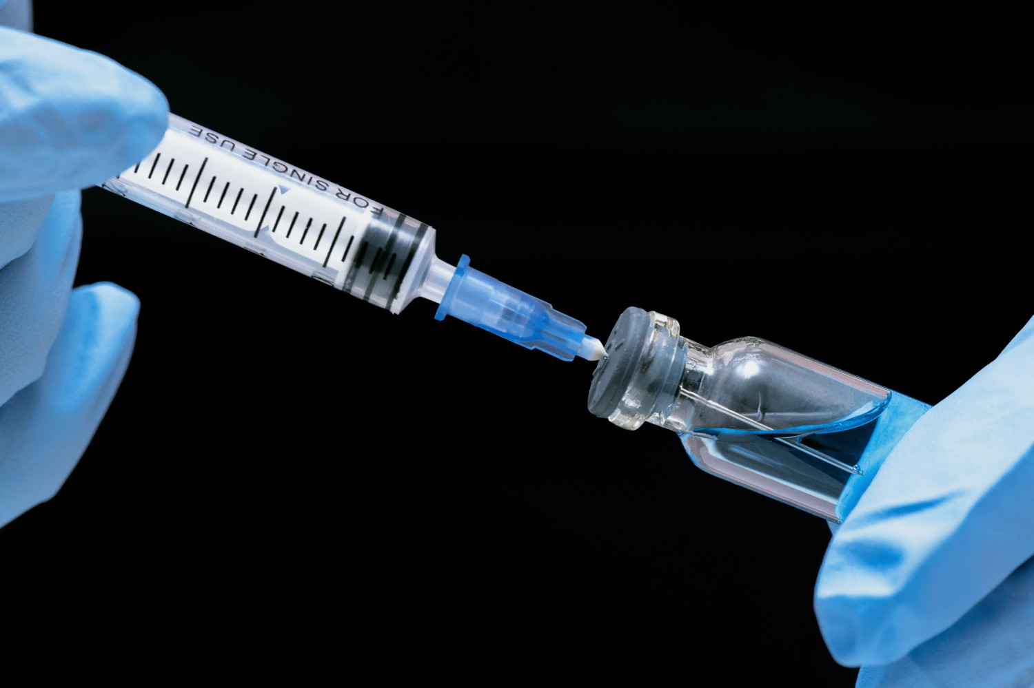 В России разработали отечественную вакцину АКДС для взрослых