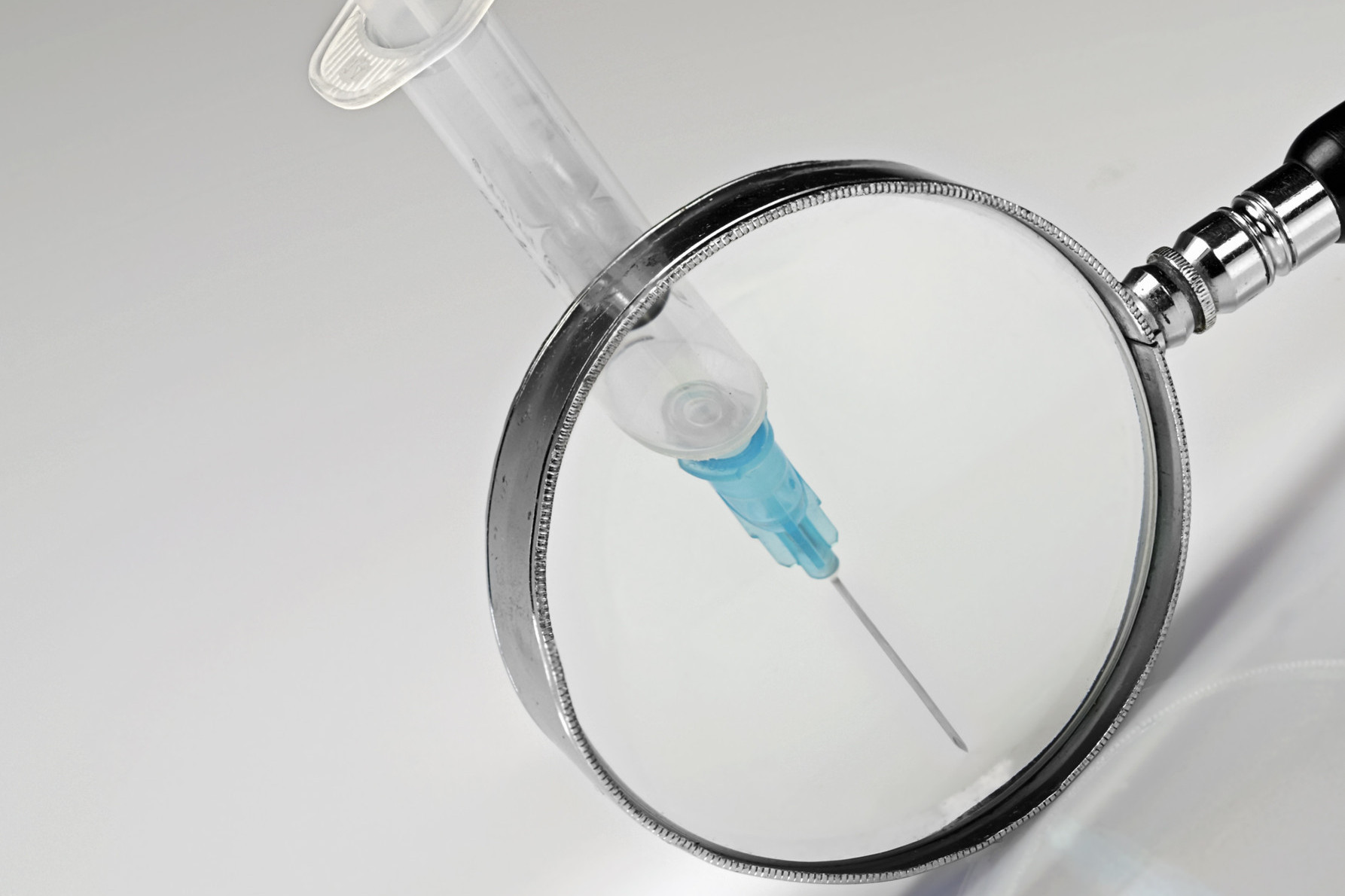 Еврокомиссия провела обыски в Sanofi из-за подозрений в недобросовестной конкуренции