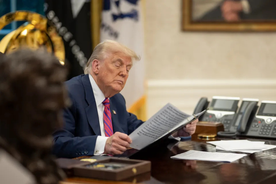 Администрация Трампа отложила введение пошлин в размере 100% на медикаменты