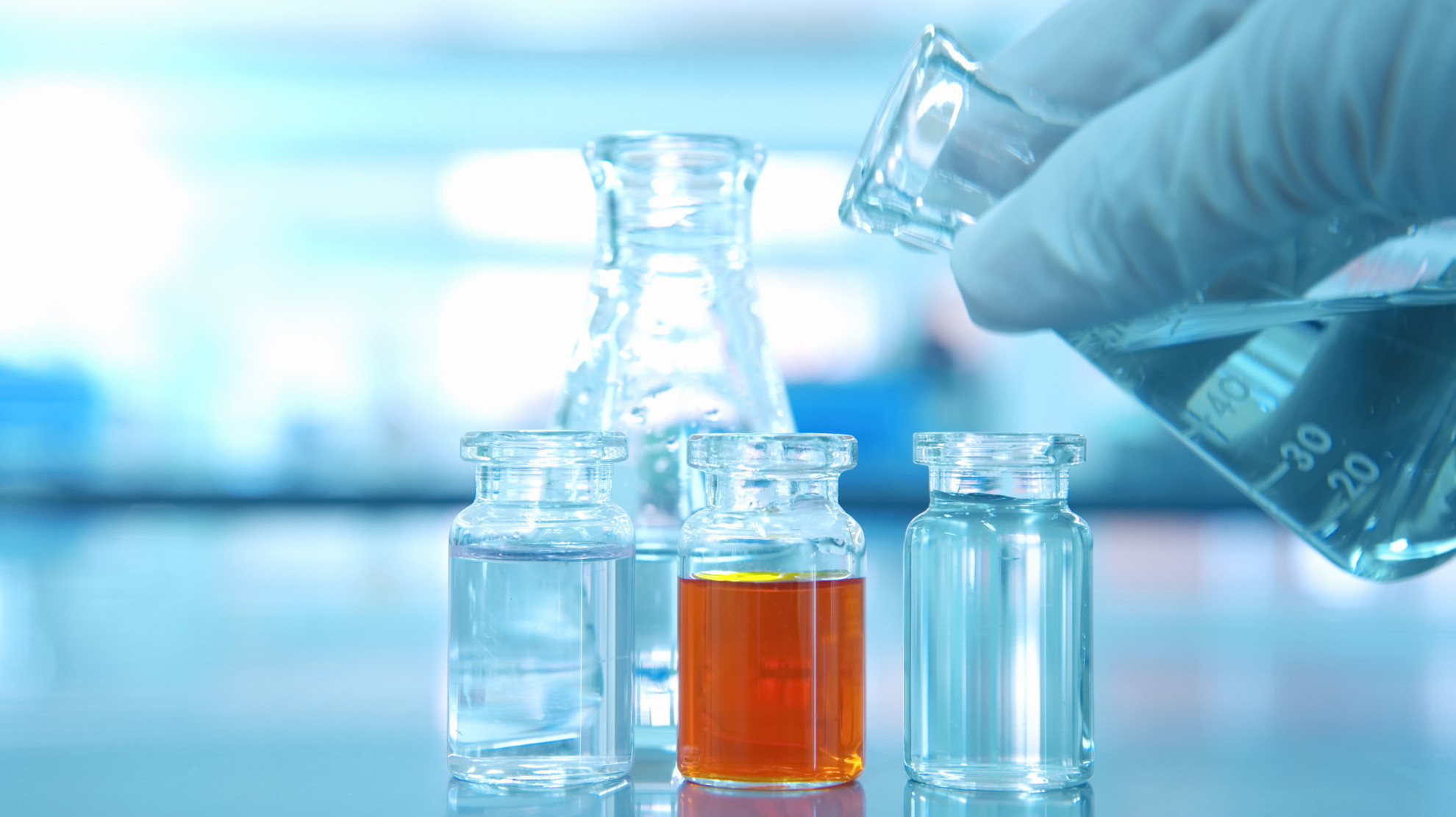 Правительство РФ утвердило сроки формирования перечня одурманивающих веществ