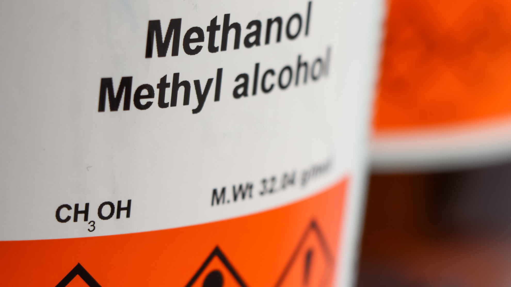 Утверждены три документа по обороту и утилизации метанола